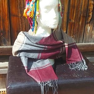 NWOT*London Fog plaid Scarve